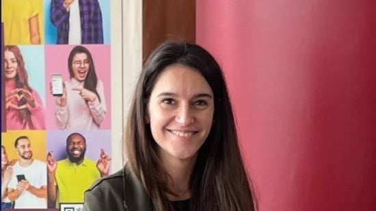 Estelle Courbin, fondatrice de l'Agence BEGIN, à son bureau.